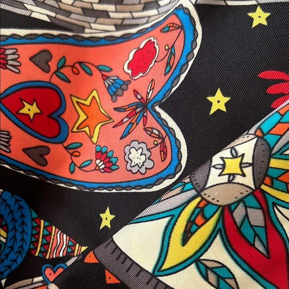 Colorful Patterned Scarf - Picture 5 of 5